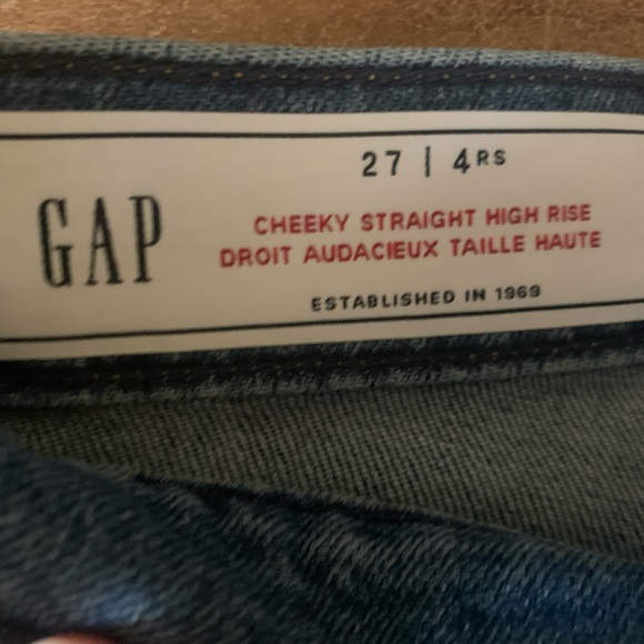 NWT GAP Cheeky Straight Jean - Picture 3 of 4